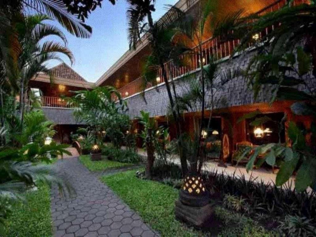 Puri Artha Hotel Pakualaman Exterior foto
