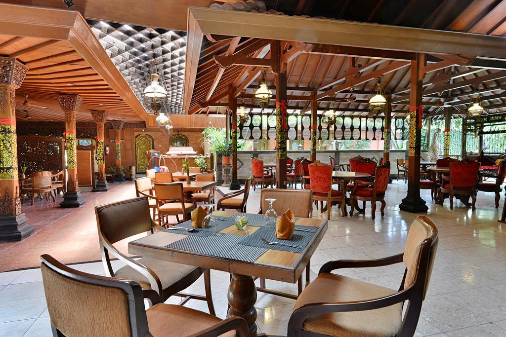 Puri Artha Hotel Pakualaman Exterior foto