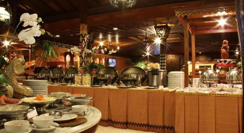 Puri Artha Hotel Pakualaman Exterior foto